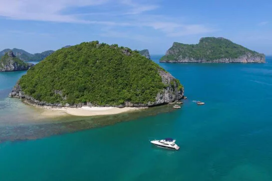 image shows our sunseeker manhattan luxury motor yacht charter moored in angthong marine park