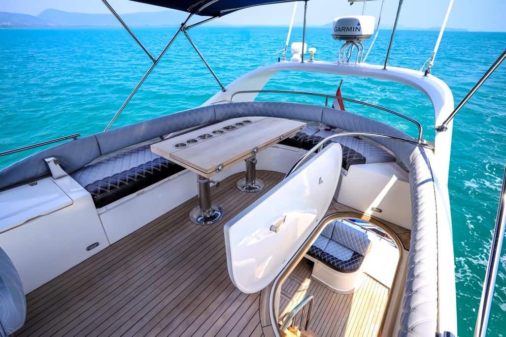 fairline flybridge rear