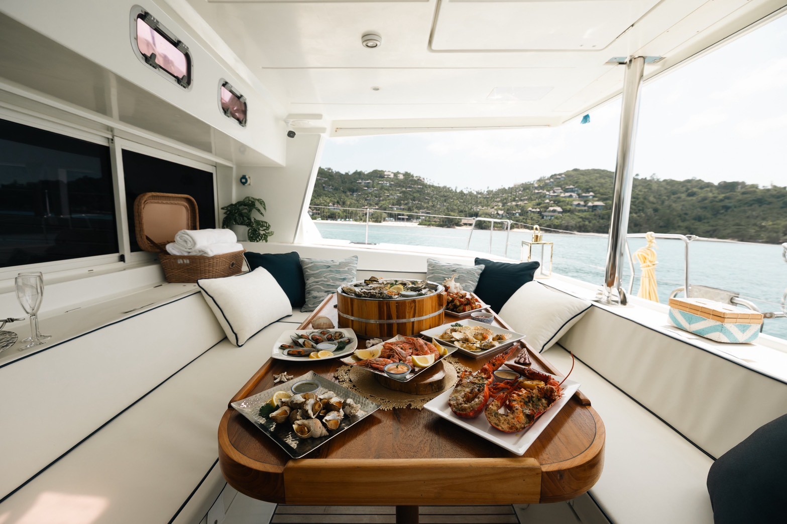 lunch onboard Lagoon 500