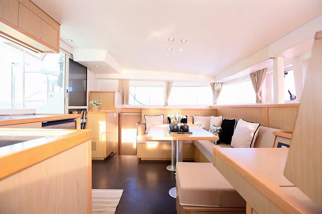 Lagoon Catamaran 40